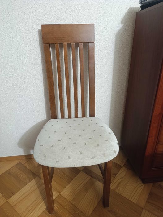 Krzesła drewniane tapicerowane do salonu lub jadalni 10 szt.