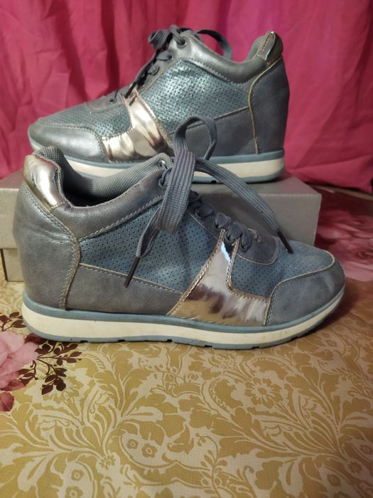 Снікери кросівки жіночі