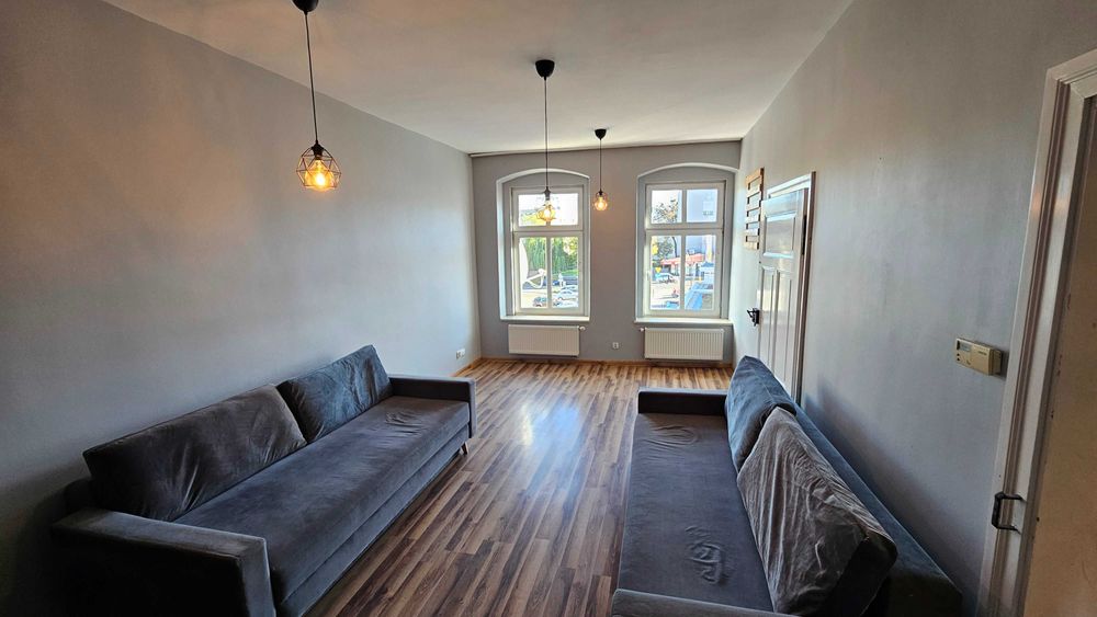 Trzebnica: przestronne mieszkanie dwupoziomowe w centrum