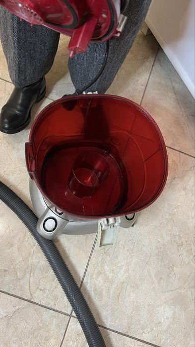 Пилосос миючий. Підлягає ремонту.