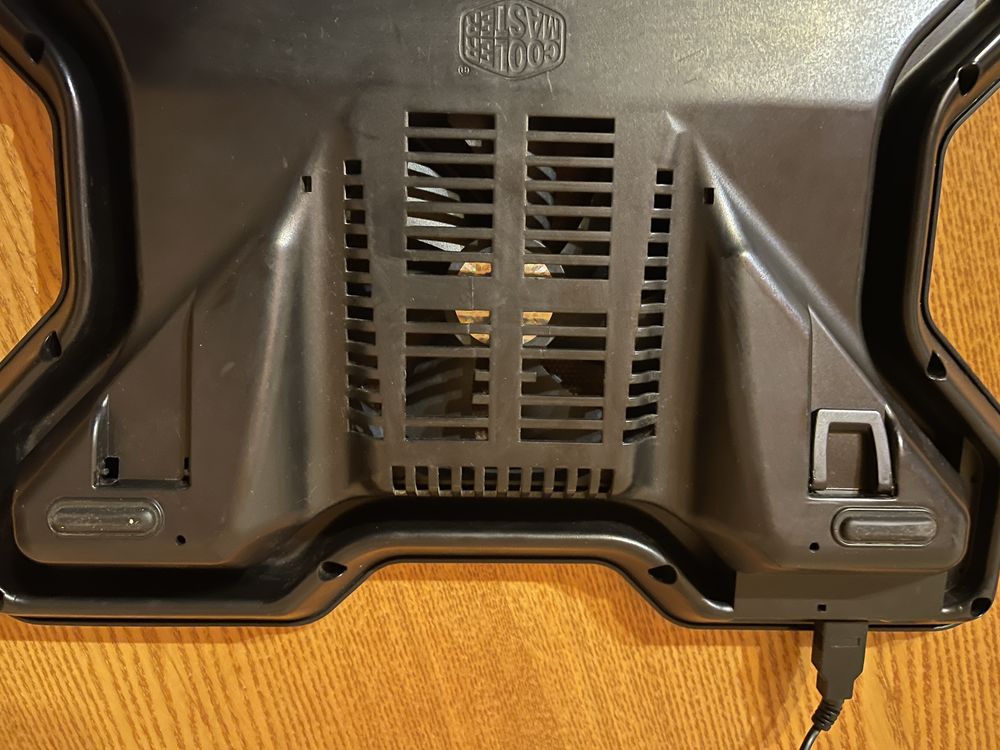 Подставка под ноутбук cooler master