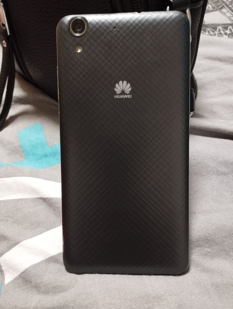 Телефон Huawei Y6 II