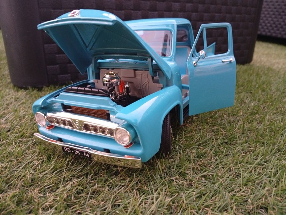1/18 Ford f-100 Pickup
