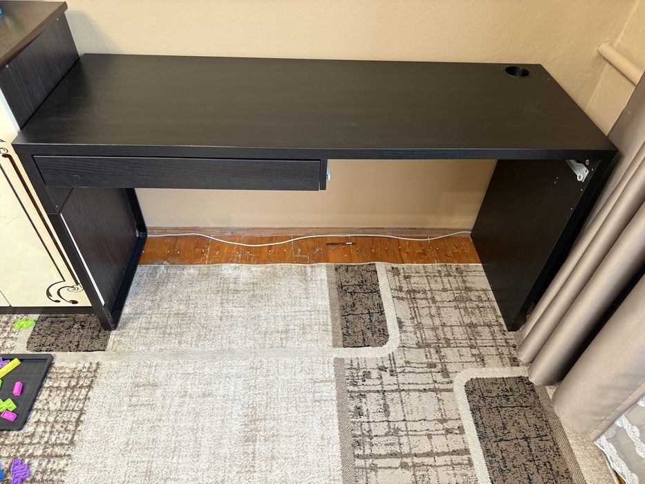 Стіл компʼютерний Ikea Micke