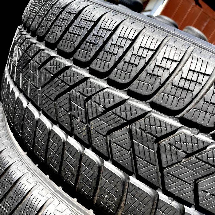235/60/18 Pirelli Scorpion | 95%остаток | зимние шины