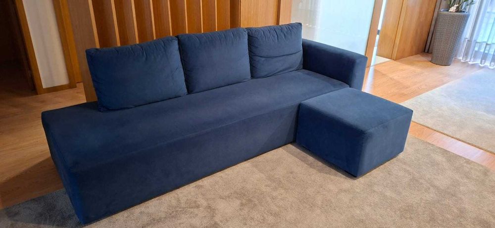 Sofá azul tecido impermeável