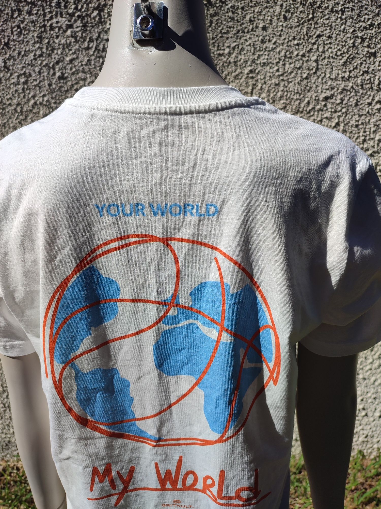 T-shirt "Your World My World" Gritkult