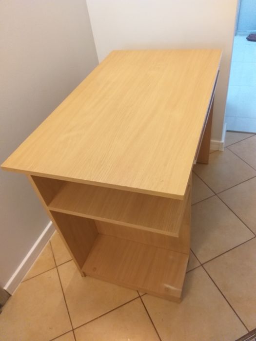 Sprzedam biurko pod komputer stacjonarny