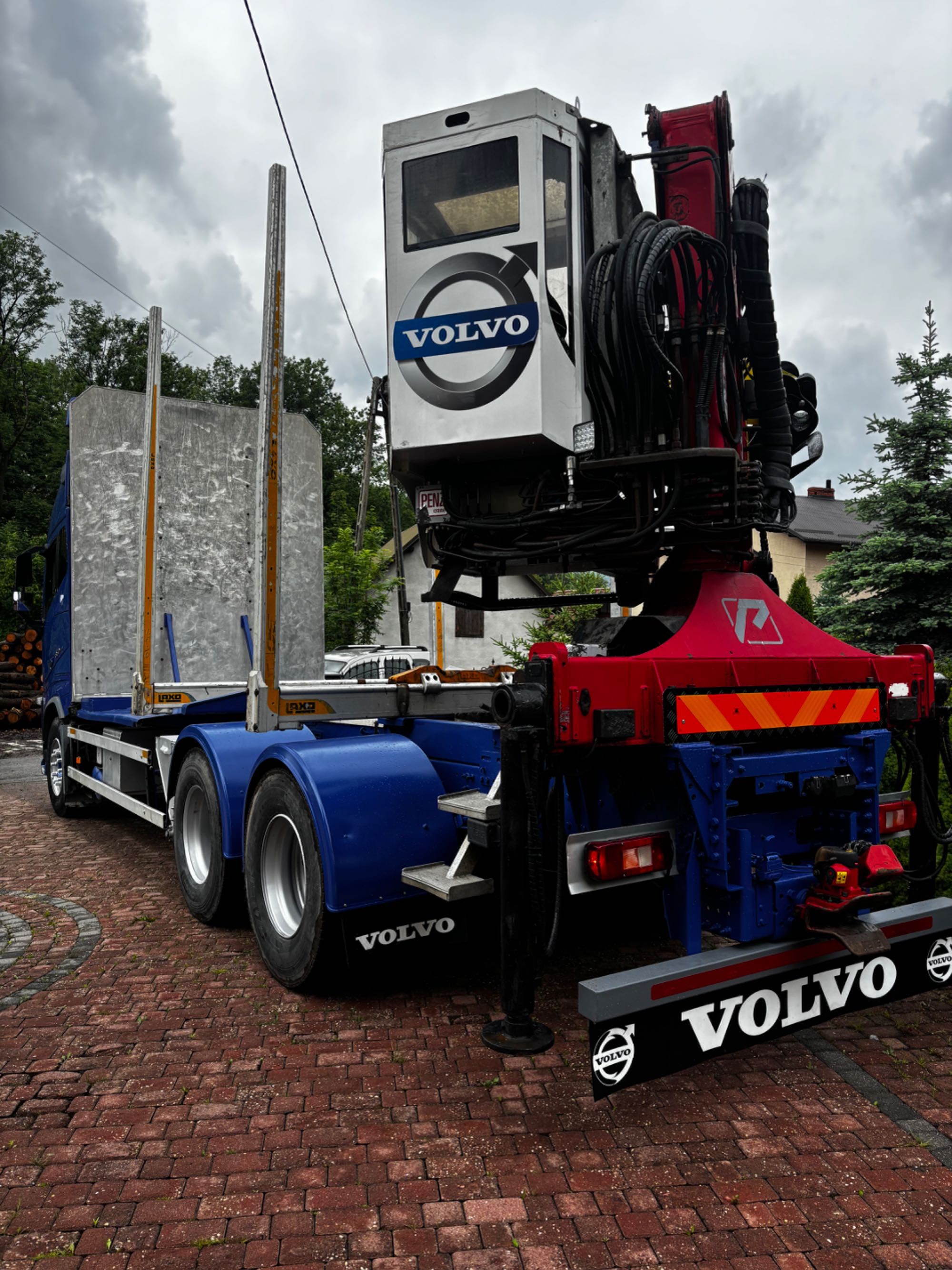 Volvo fh16 do drewna, lasu