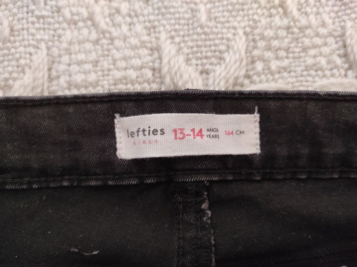 Duas calças de ganga 13/ 14 anos ou 32. Pull & Bear e Lefties.