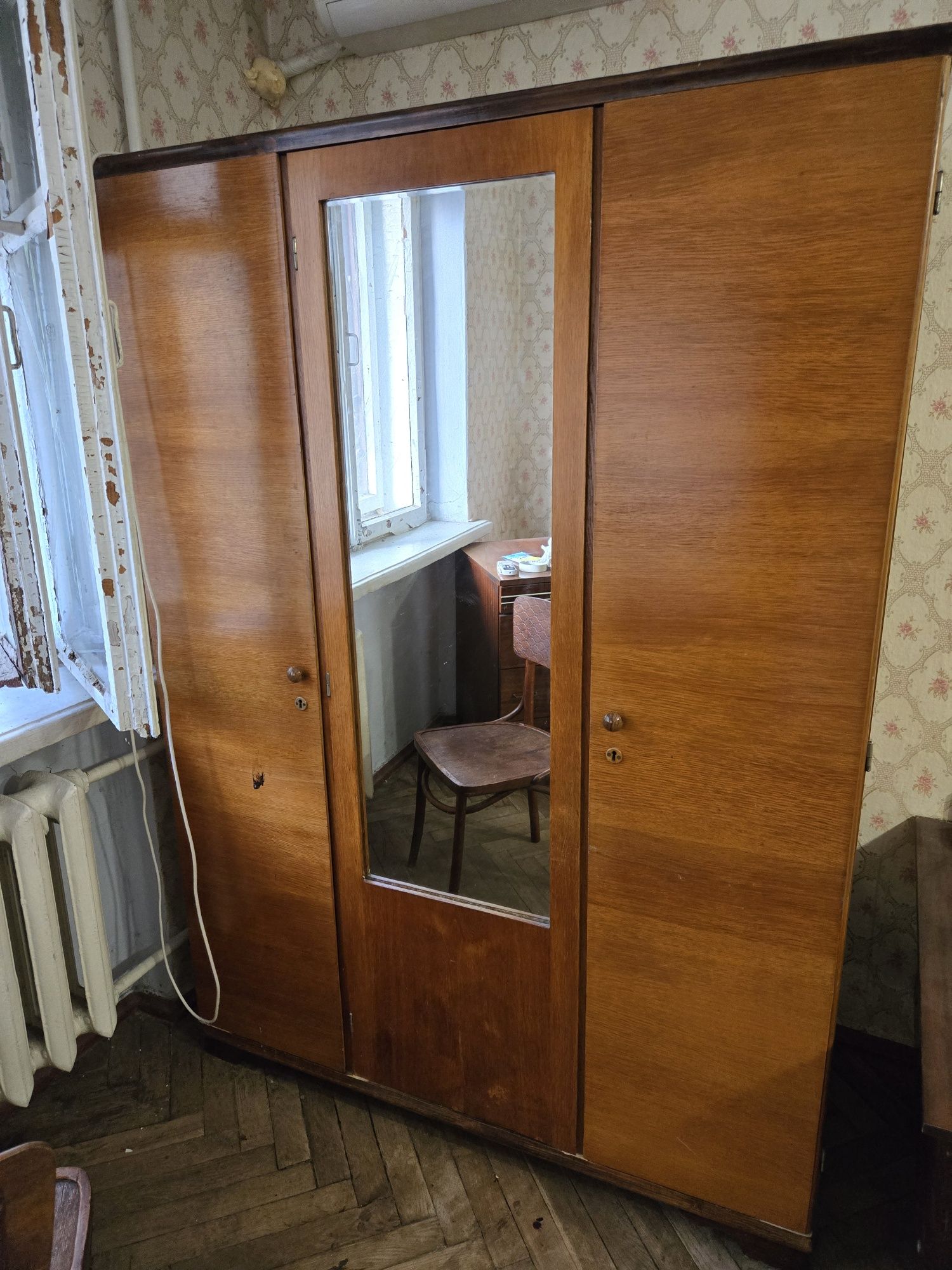 Мебель, шкаф, комод, сервант, диван и т.д.