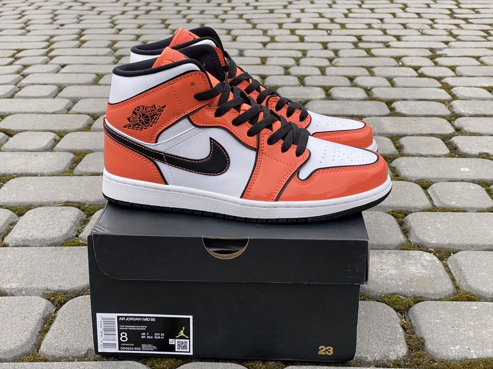 Оригінал Кросівки Nike Air Jordan 1 Retro Mid SE Turf Orange Джордан