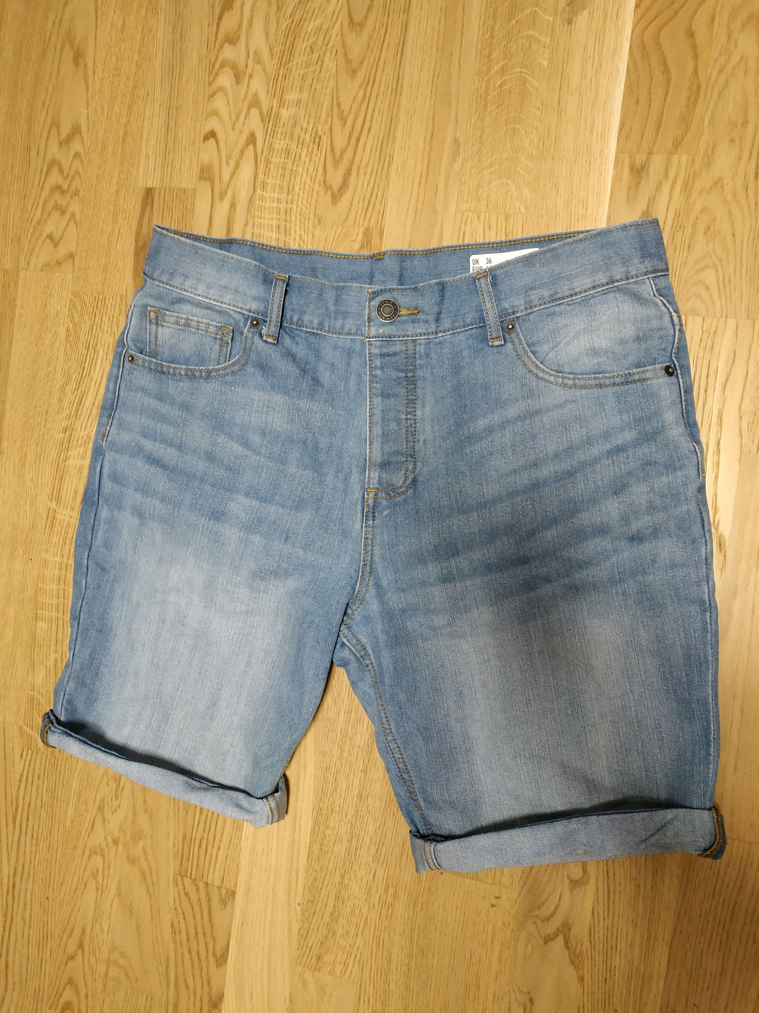 Krótkie męskie jeansowe spodenki. Denim Co. Rozmiar EUR 36.