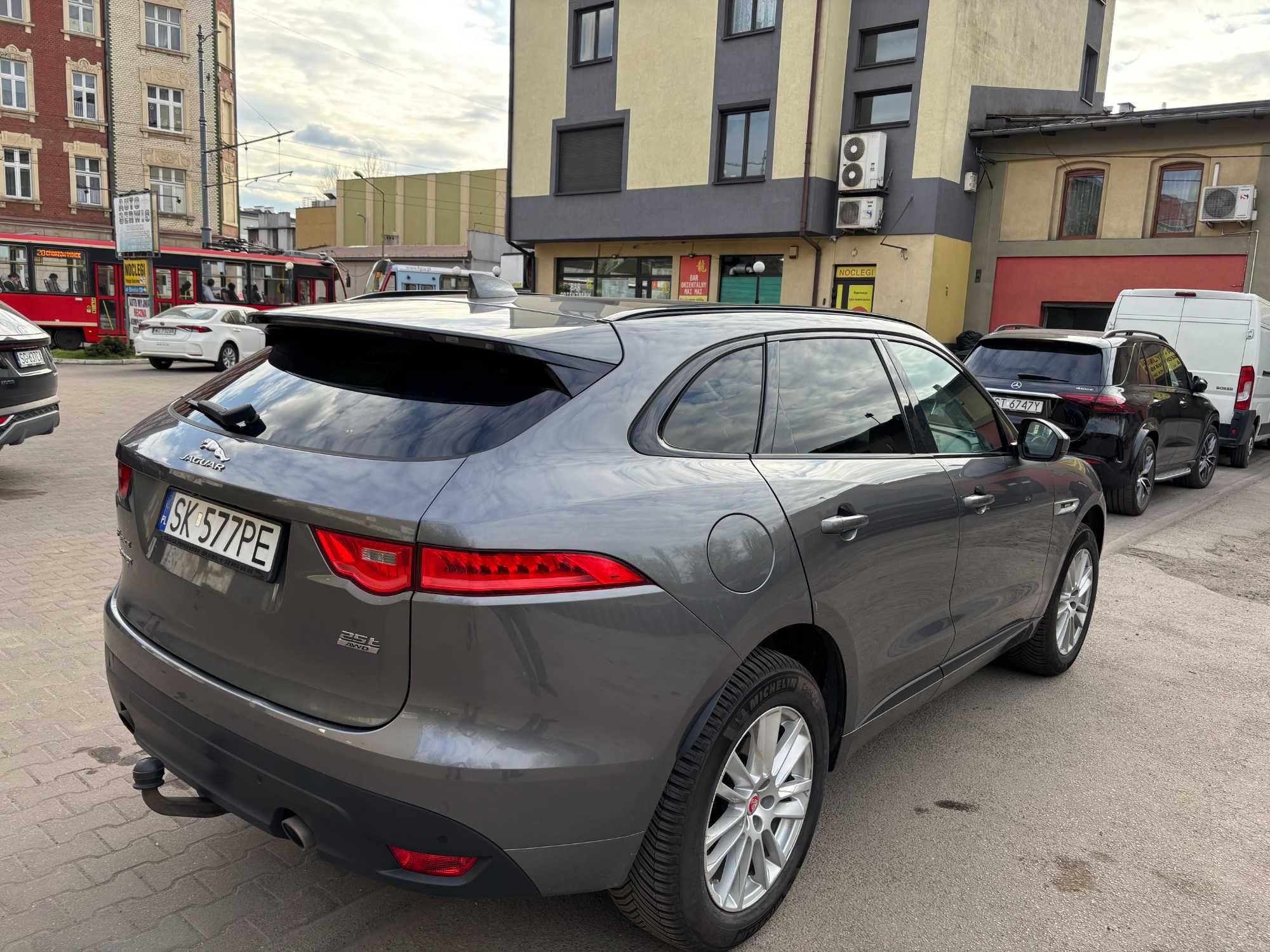 Jaguar F-Pace salon polska 1 właściciel wersja R-sport f-vat23%