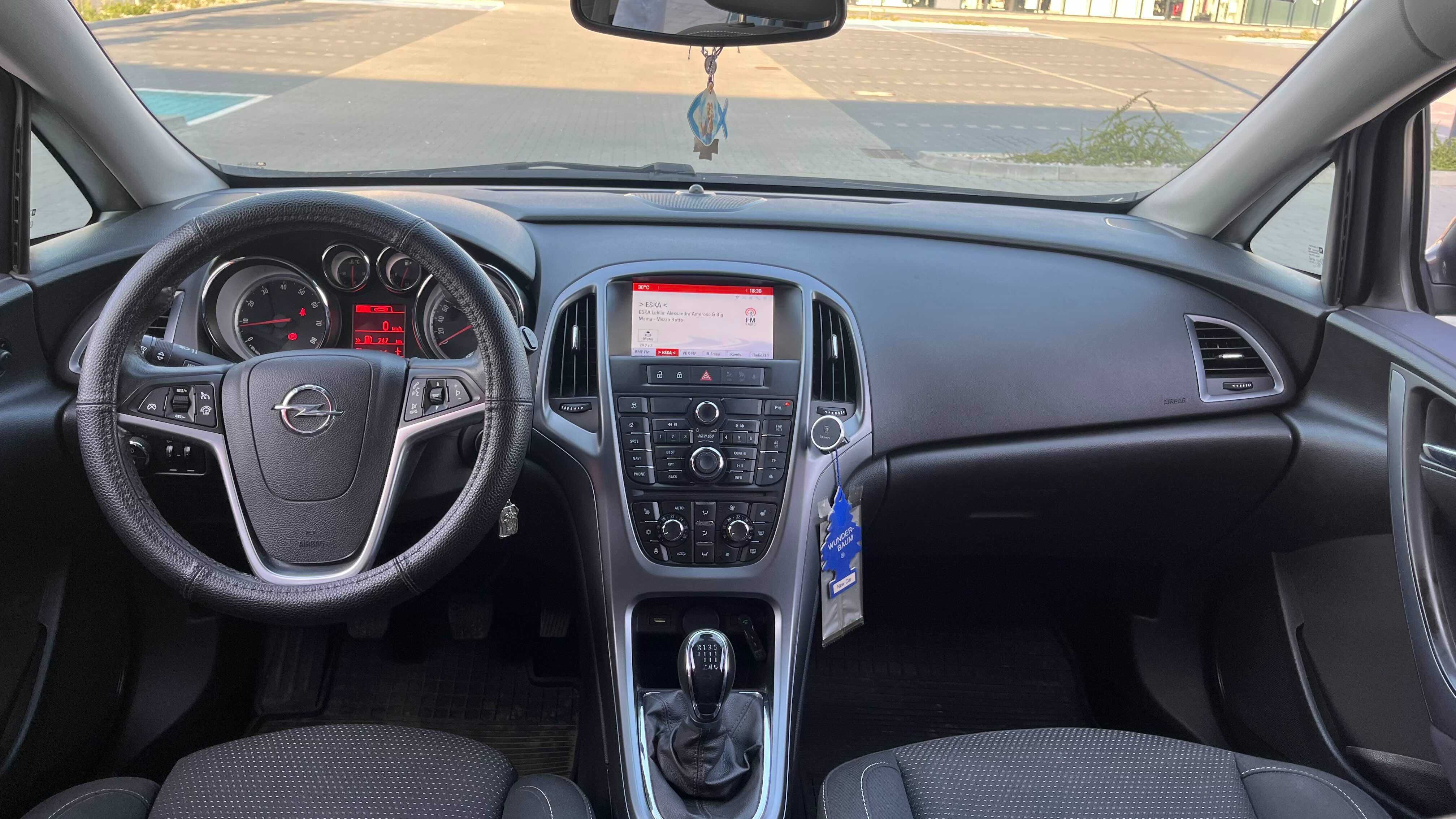 Opel Astra J Cosmo 2015r 1.4 turbo benzyna, 140km, Przebieg 114000km,