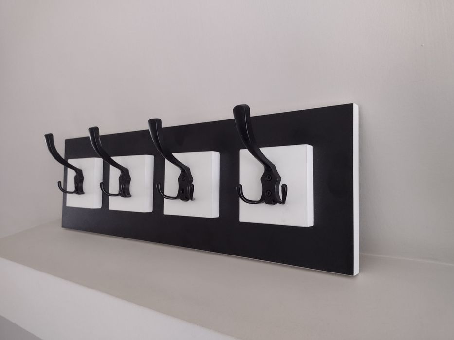 Wieszak ścienny na ubrania