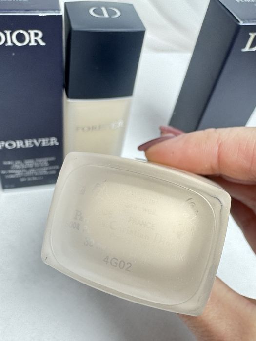 Тональний крем Dior Addict Forever