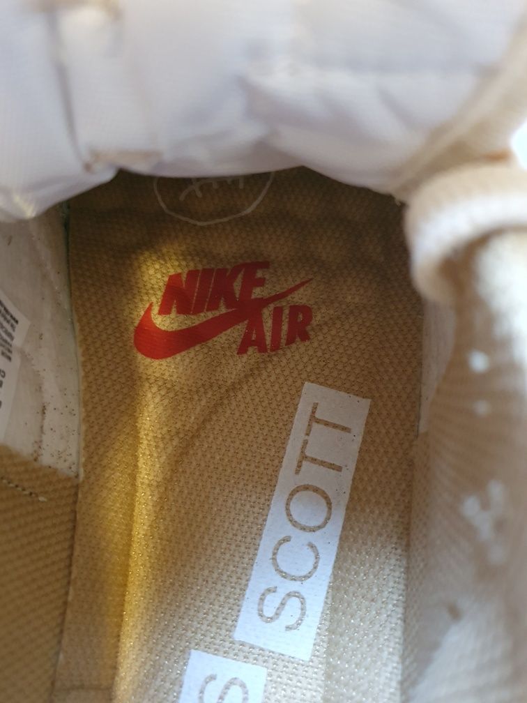 Nike Travis gucci
