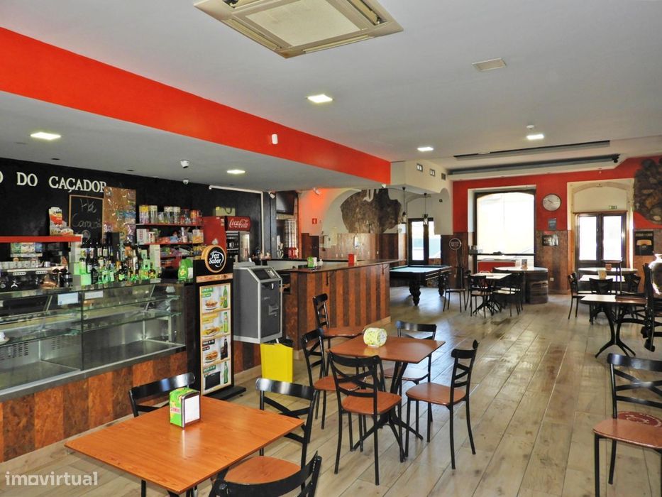 Prédio de 2 pisos com área bruta de 506 m2