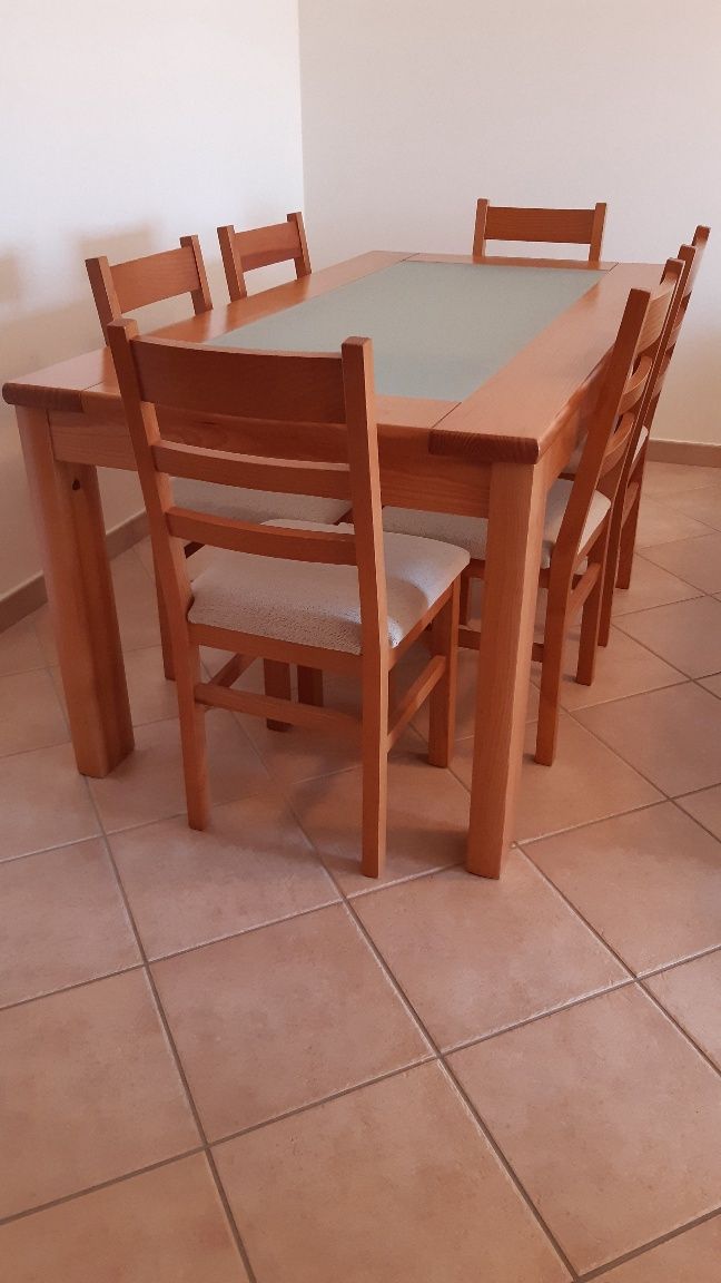 Mesa de Jantar extensível e 6 cadeiras