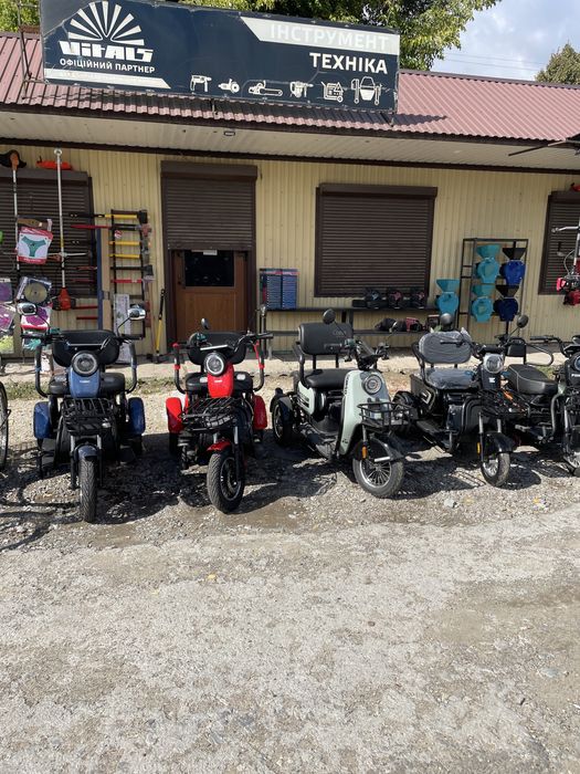 Доставка безкоштовна Трицикл Акумуляторний Corso forte їdemo