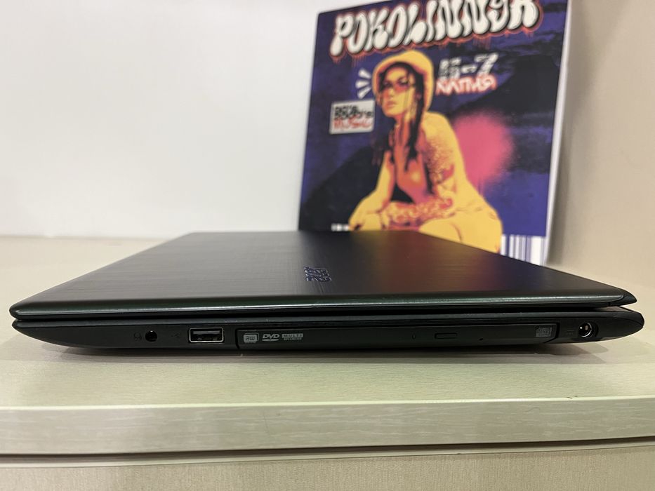 Ноутбук 15.6" Acer Aspire E15 на Intel i5-7200U с 8ОЗУ/256SSD/HD