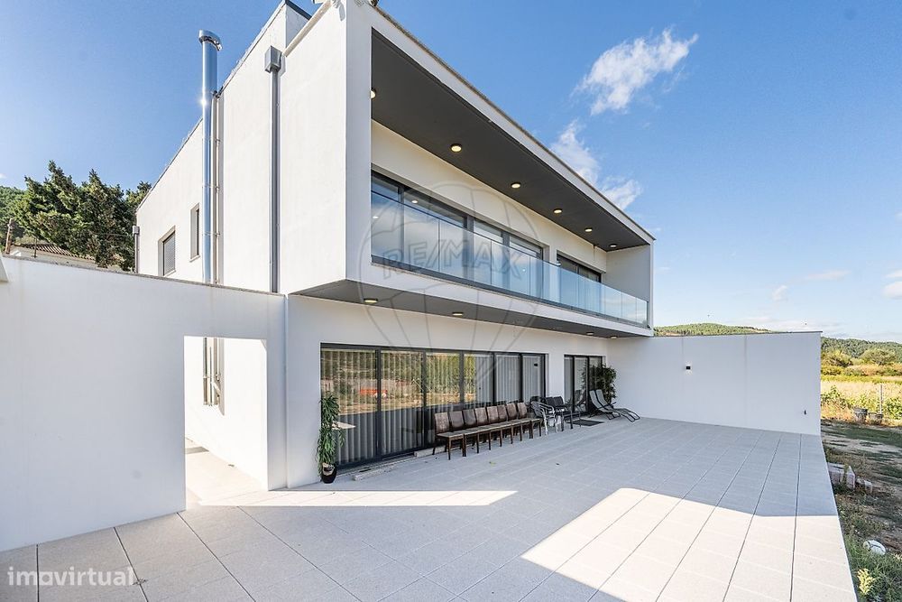 Moradia T4 para venda