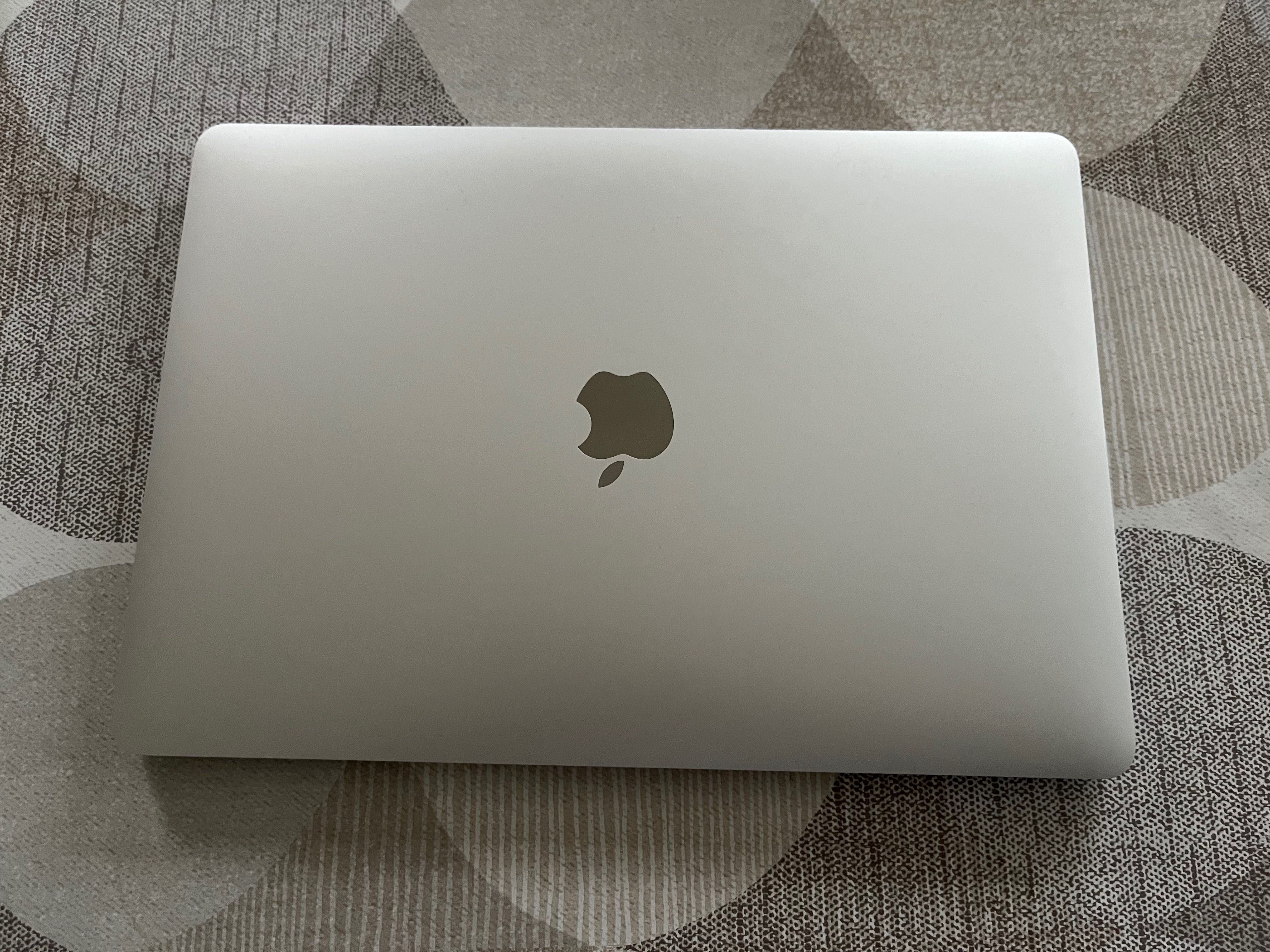MacBook Pro 13'' i5 8GB 128GB A2159