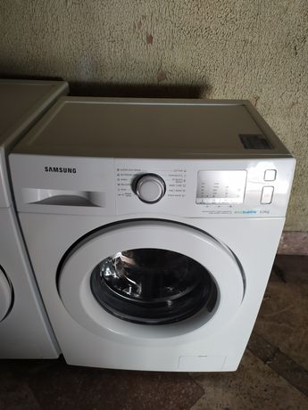Вузька пральна машина Самсунг