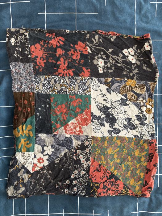 T-shirt, M, com um padrão floral colorido