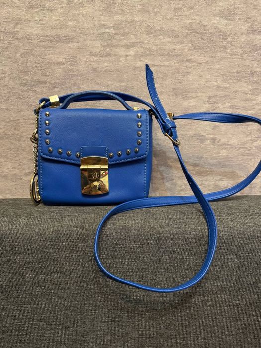 Сумка  кросбоді від бренду trussardi