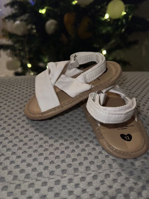 Босоніжки пінетки взуття для дівчинки