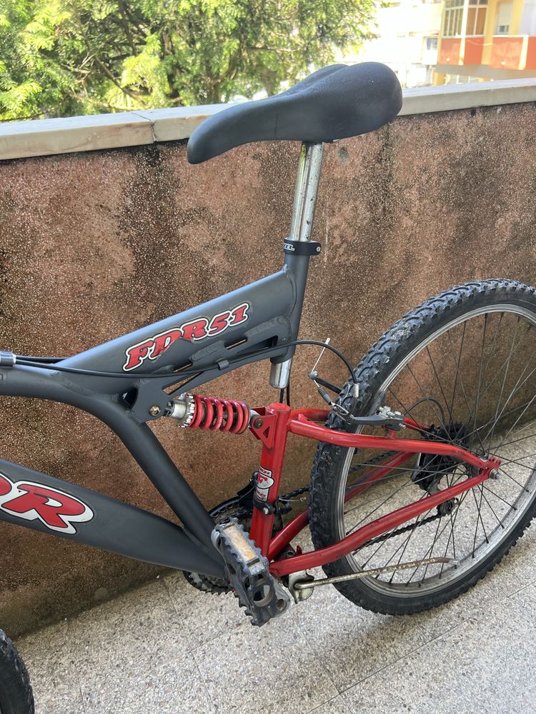 Vendo bicicleta no estado em que se encontra