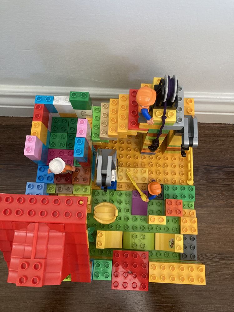 Klocki Lego Duplo zestaw duży i figurki