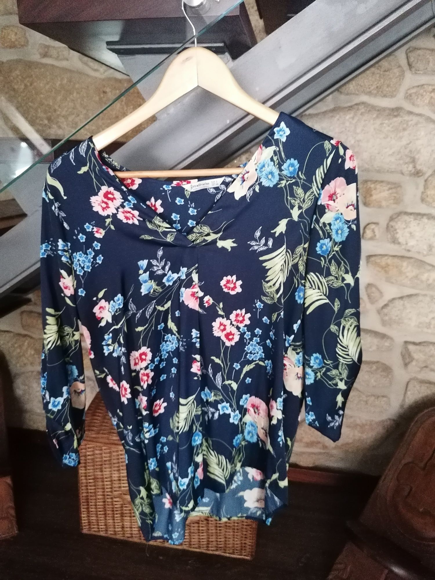 Vende Estas quatro blusas