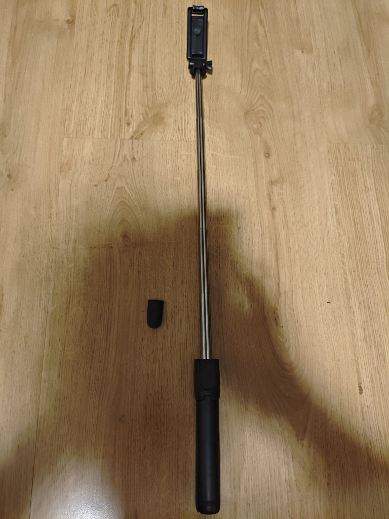 Selfie stick com comando