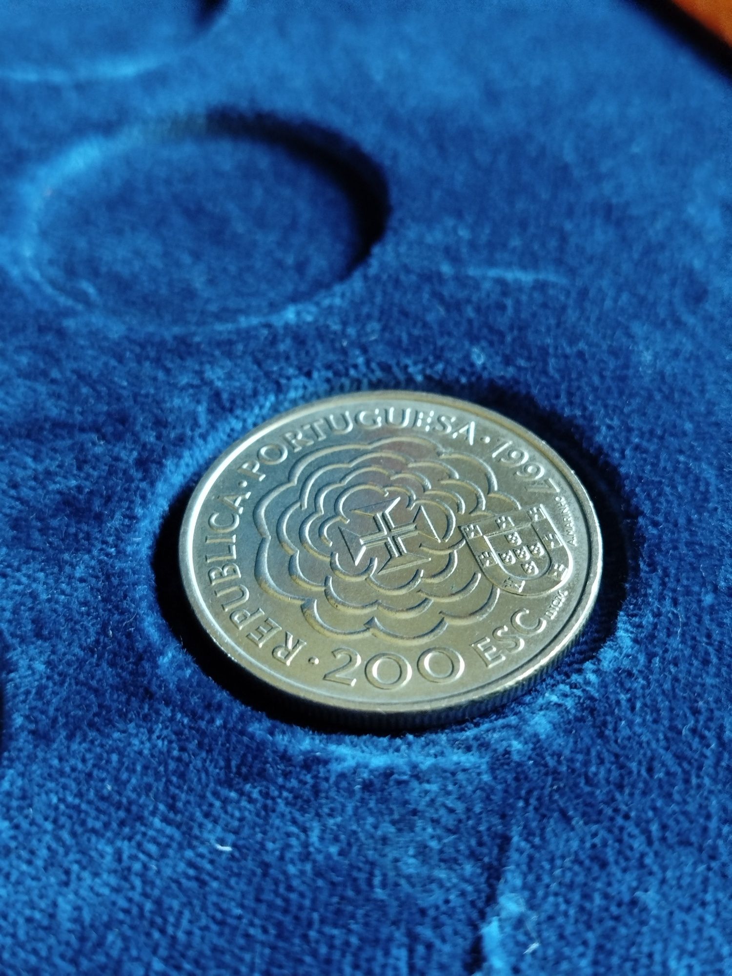 Moeda comemorativa de 200 Escudos- Irmão Bento de Góis