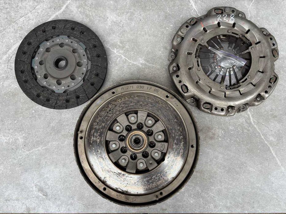 Комплект зчеплення Демпфер Mercedes W203 W204 W211 1.8 2.0 Kompressor