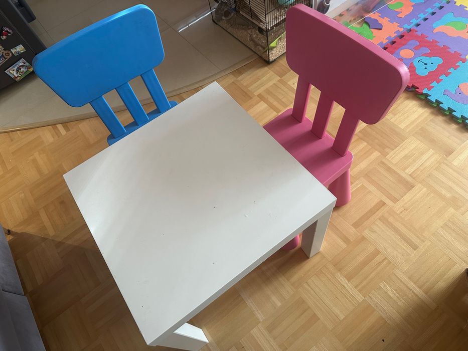 Krzesełko Mamut Ikea stolik