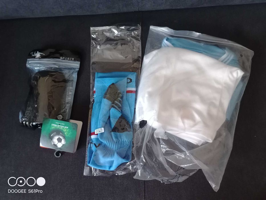 Sprzedam nowy strój piłkarski halland