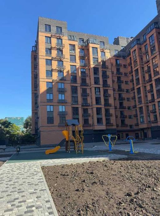 Продам простору   3к квартиру ЖК Аржанова, пр. Слобожанського.