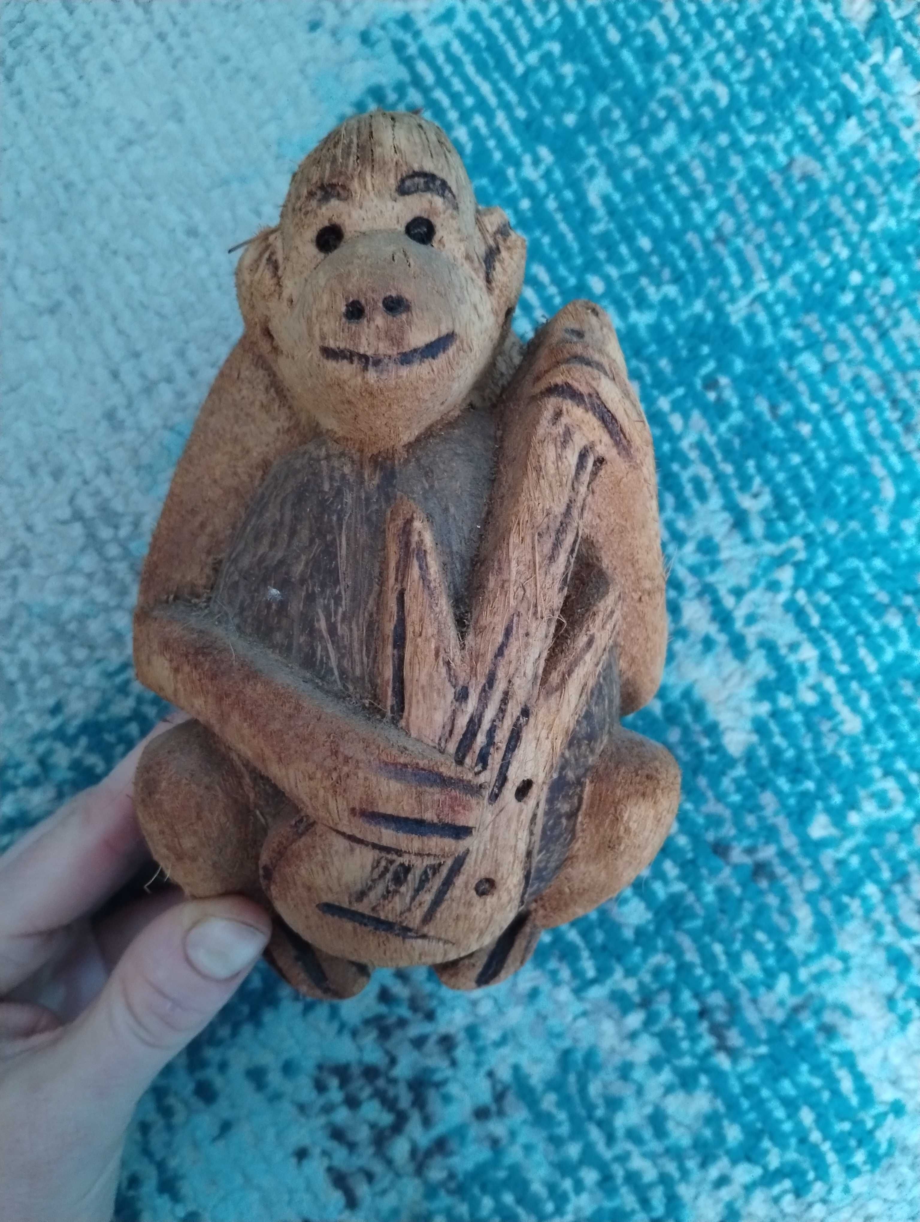 figurka małpy w kokosie vintage