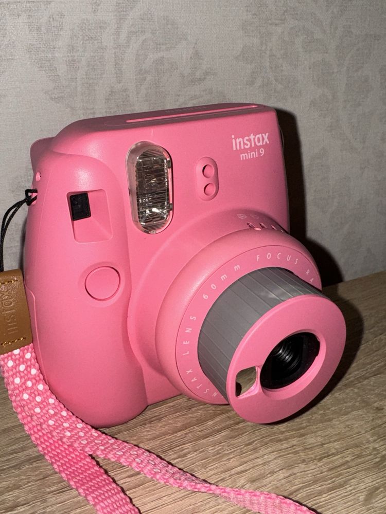 Фотоапарат Fujifilm Instax Mini 9