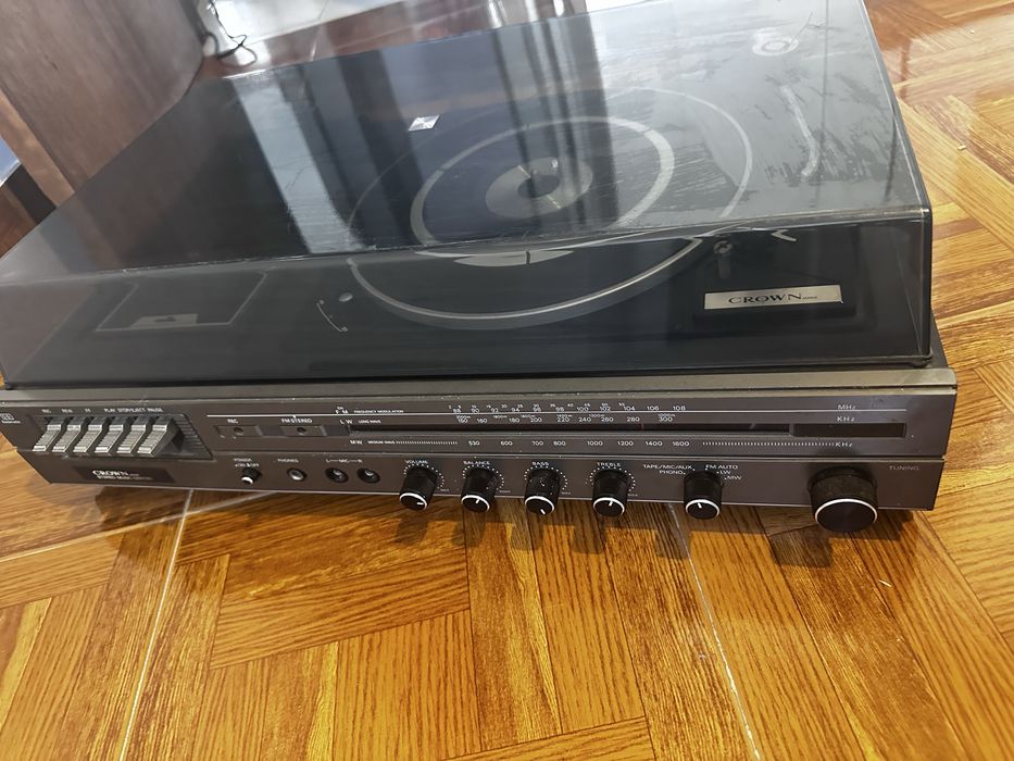 Radio/Aparelhagem com giradisco vintage Crown SGC 5100 de 1982