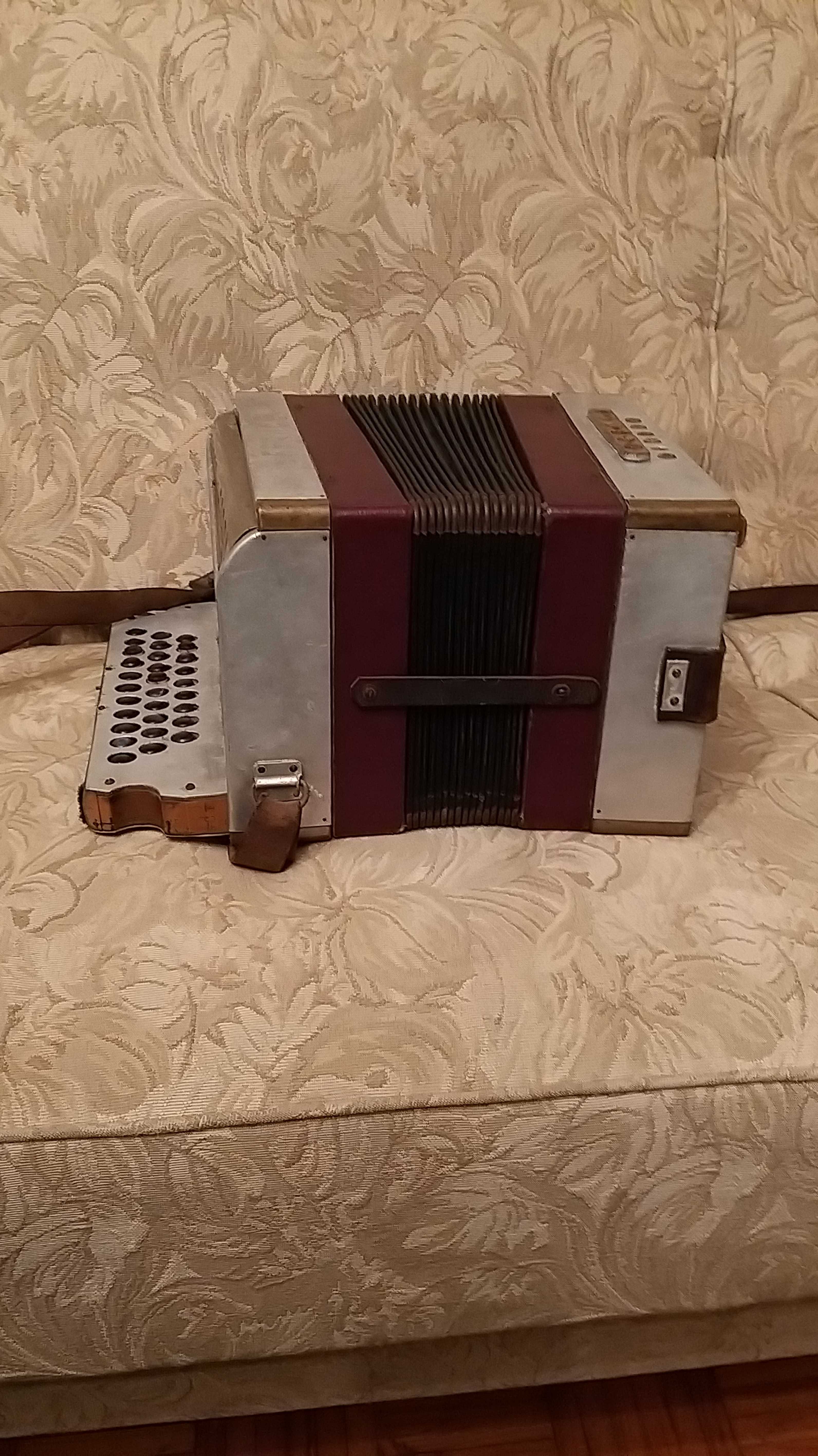Concertina muito antiga