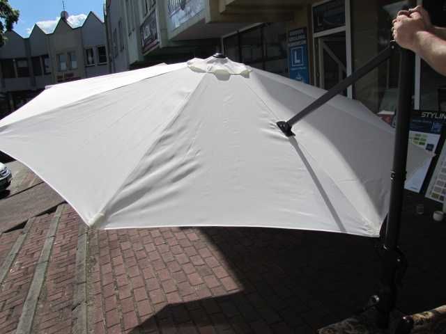 Parasol tarasowy balkonowy ścienny na ścianę okrągły 300cm kremowy