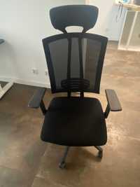 krzesło obrotowe czarne