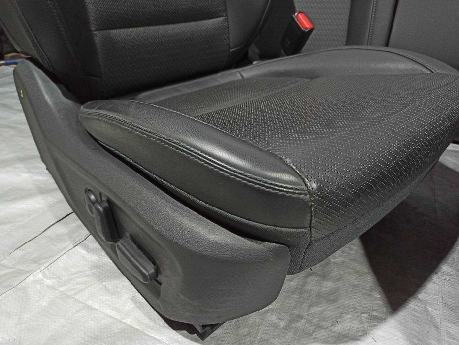 hyundai Kona ev салон сидения комплект подлокотник кресло сидіння