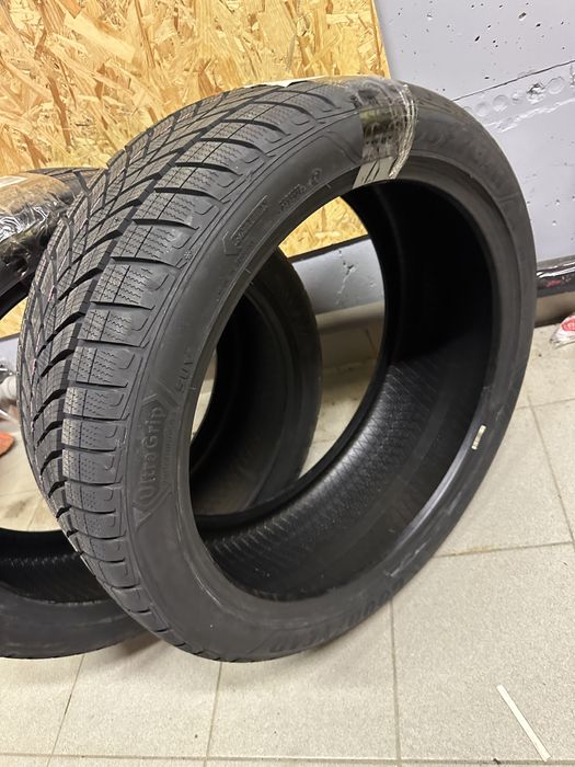 шини нові GoodYear UltraGrip perfomance + 275/40 R22