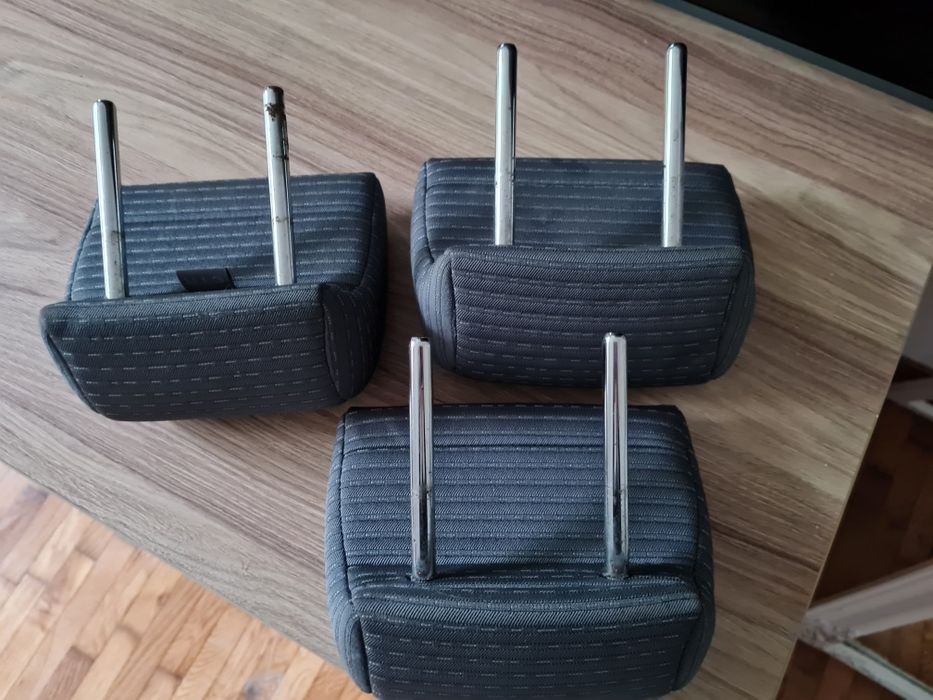 Підголовники задні автомобільні